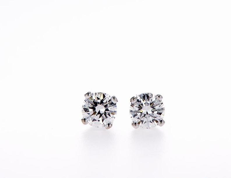 14K Gold Round Diamond Stud Earrings (0.25Ctw) - mydiamond.ca