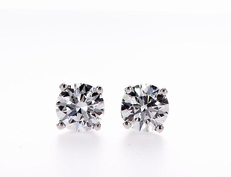 14K Gold Round Diamond Stud Earrings (0.70Ctw) - mydiamond.ca